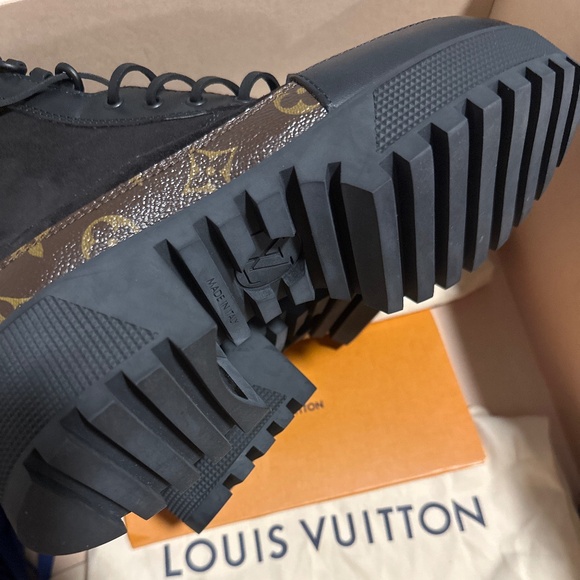 LV Laureate Platform Desert Boot - Picture 7 of 11